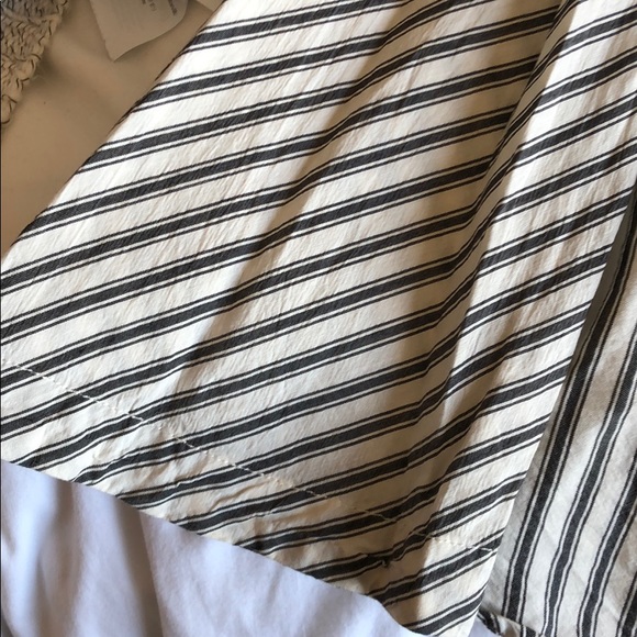 Like-New Madewell popover wise sleeve shirt - Picture 2 of 3